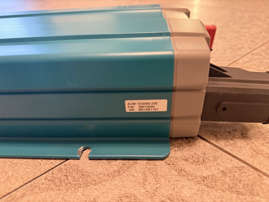 Синусоїдальний інвертор Mastervolt 12/2000