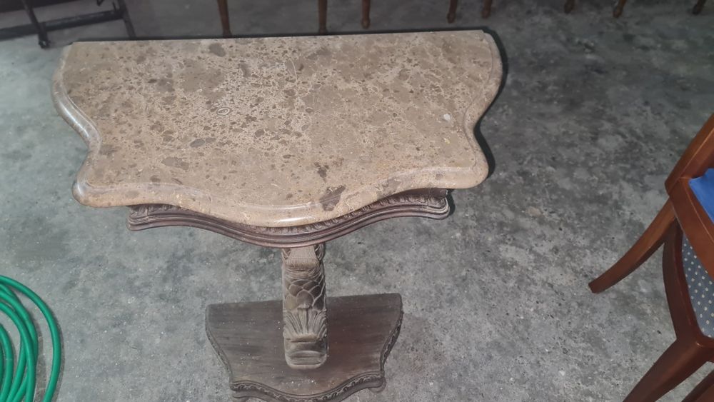 Aparador com mármore