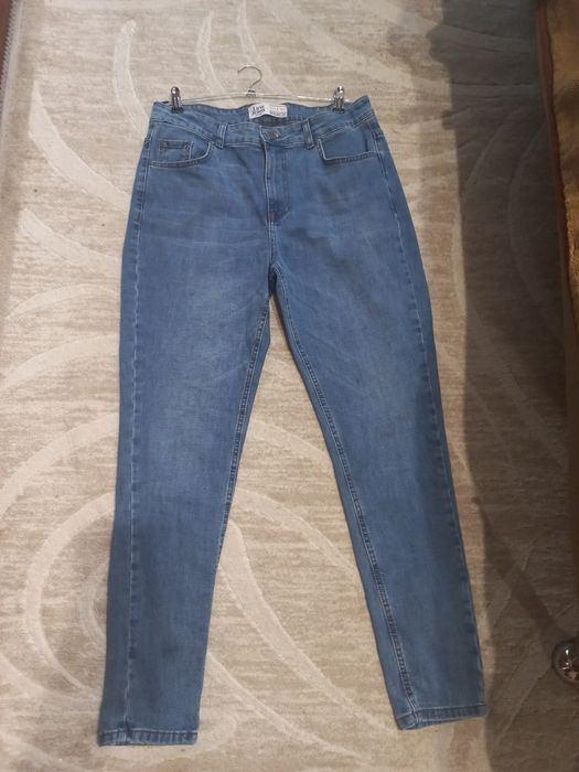 Джинси жіночі завужені