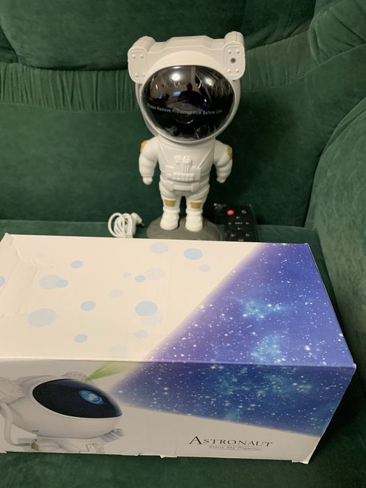 Нічник космонавт  ОПТ 12 шт Великий Астронавт - проектор зоряного неба