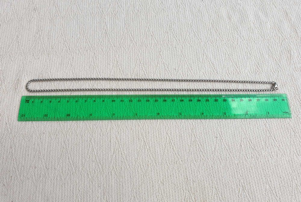 Łańcuszek męski w kolorze srebrnym - 60 cm