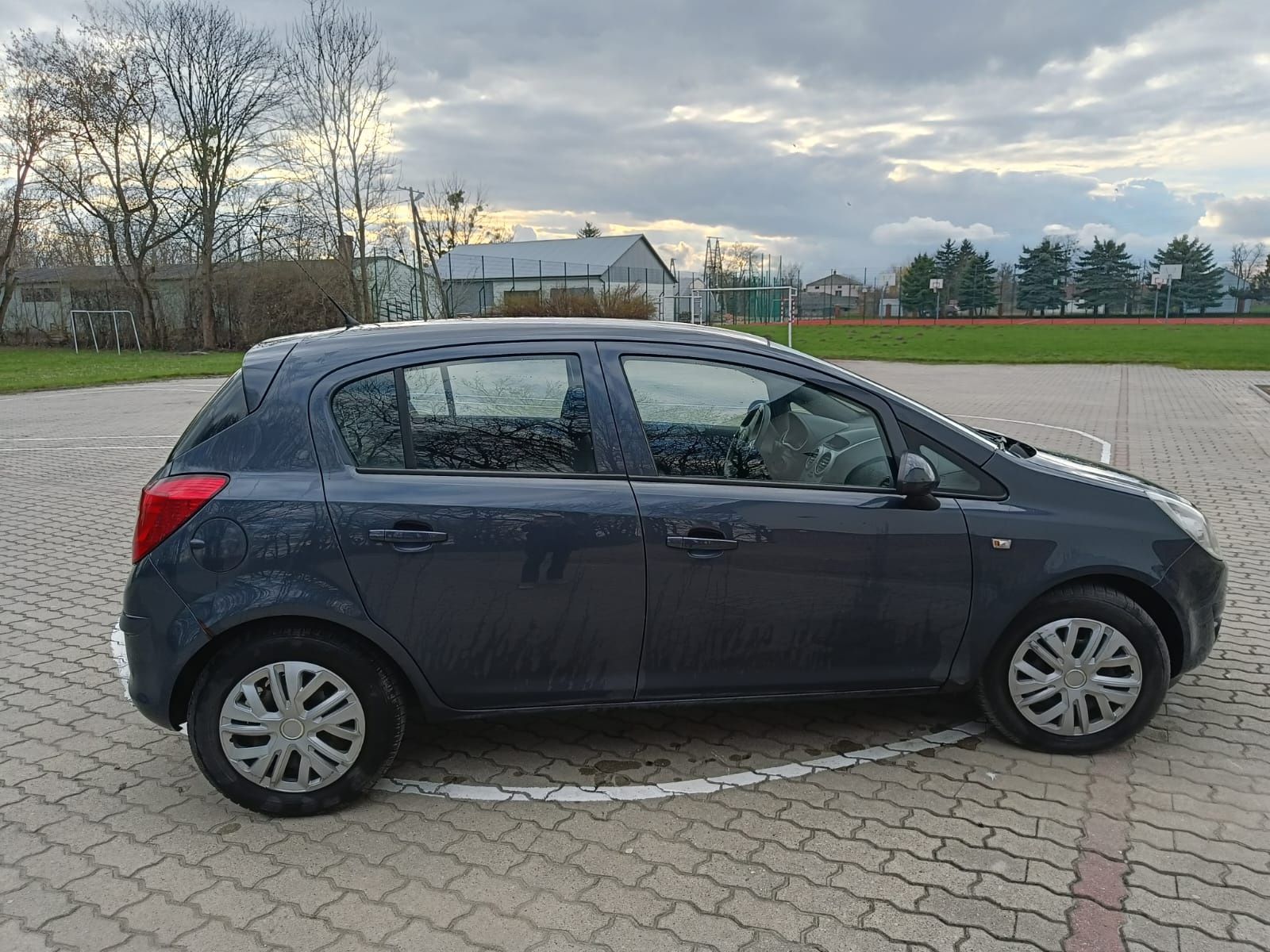 Opel Corsa D 1.3 CDTI, 2 komplety kół, super stan