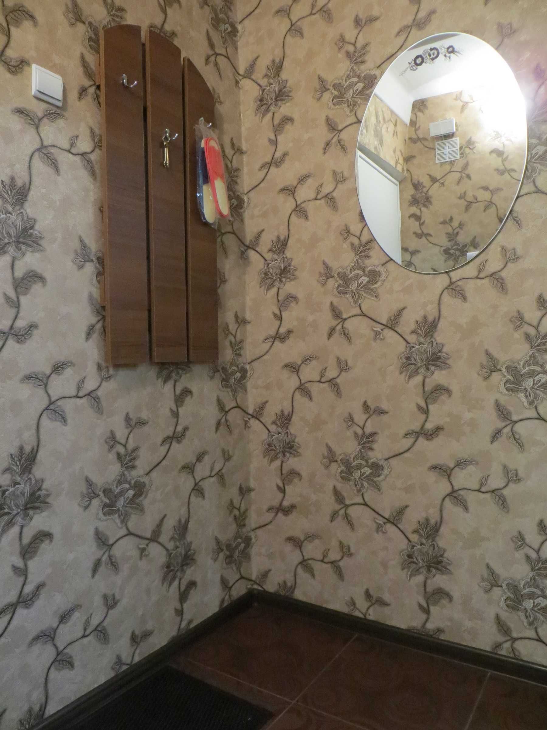 Оболонь.  метро "Героїв Дніпра".  ТЦ "ДрімТаун" "Оазис".  1 хв.  ходьби.
