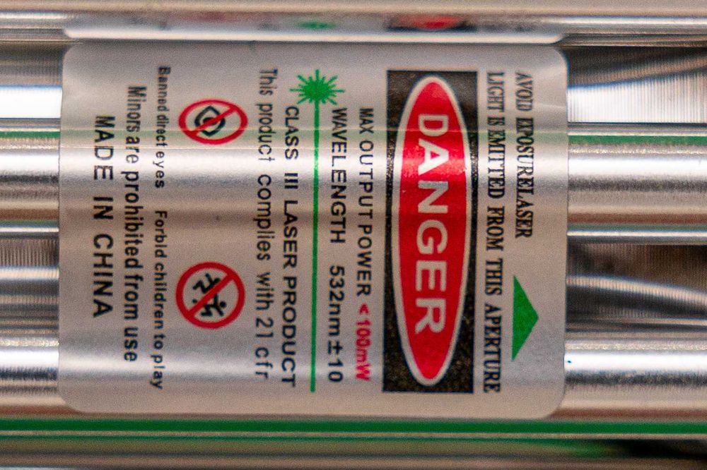 Laser verde de alta potencia com bateria recarregável. NOVO!