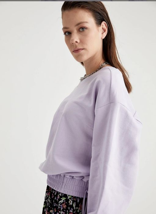 Жіночий світшот DeFacto
Розмір XL (48)
ОТ 80, ОГ 98, ОС 106
100 % бав