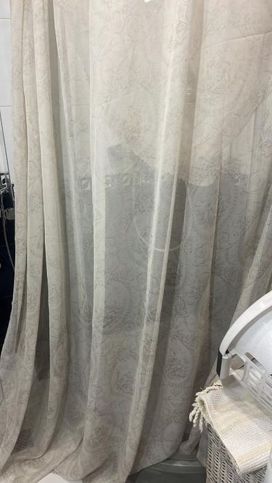 Тюль в кімнату в квартиру