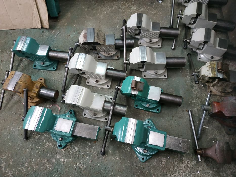 Тиски тіски лещата СССР Гайка. слюсарні станочні