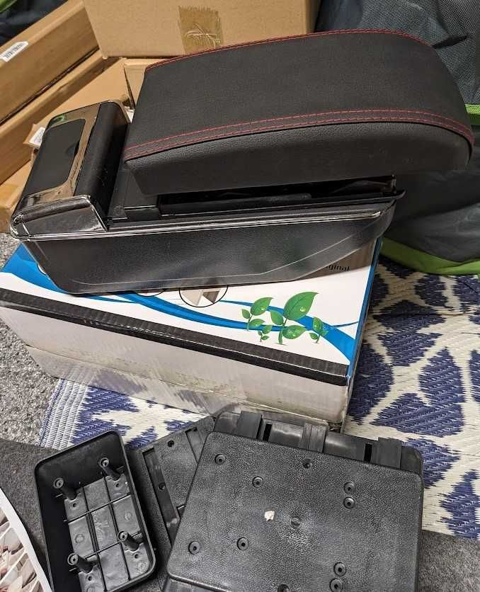 Uniwersalny podłokietnik samochodowy z USB, podświetlenie, nieużywany