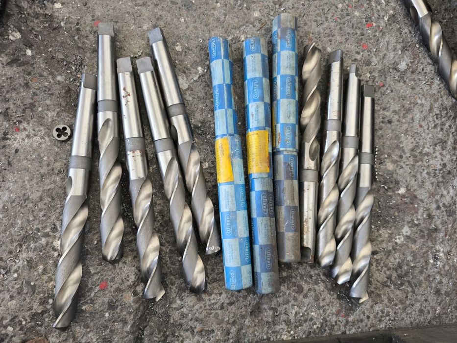 Wiertła do metalu stożek narzynki gwintowniki  leżaki magazynowe PRL