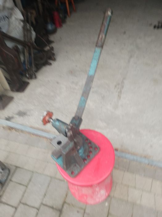 Giętarka stolowa reczna