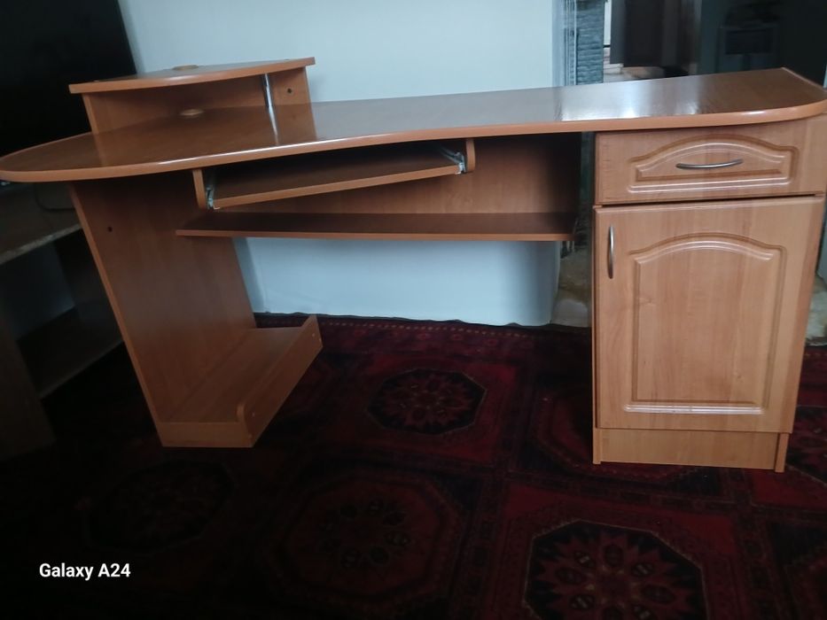 Стіл компютерний