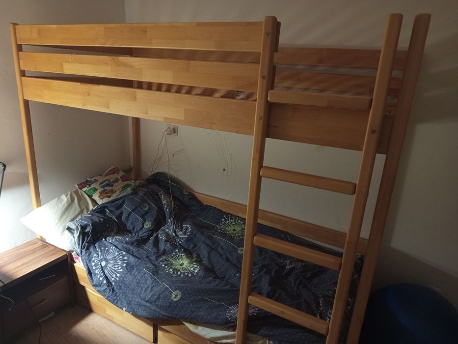 Продам двох ярусне ліжко