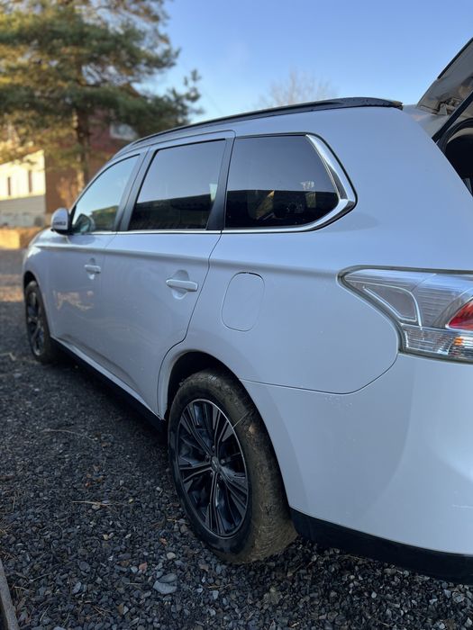 Mitsubishi Outlander 2012