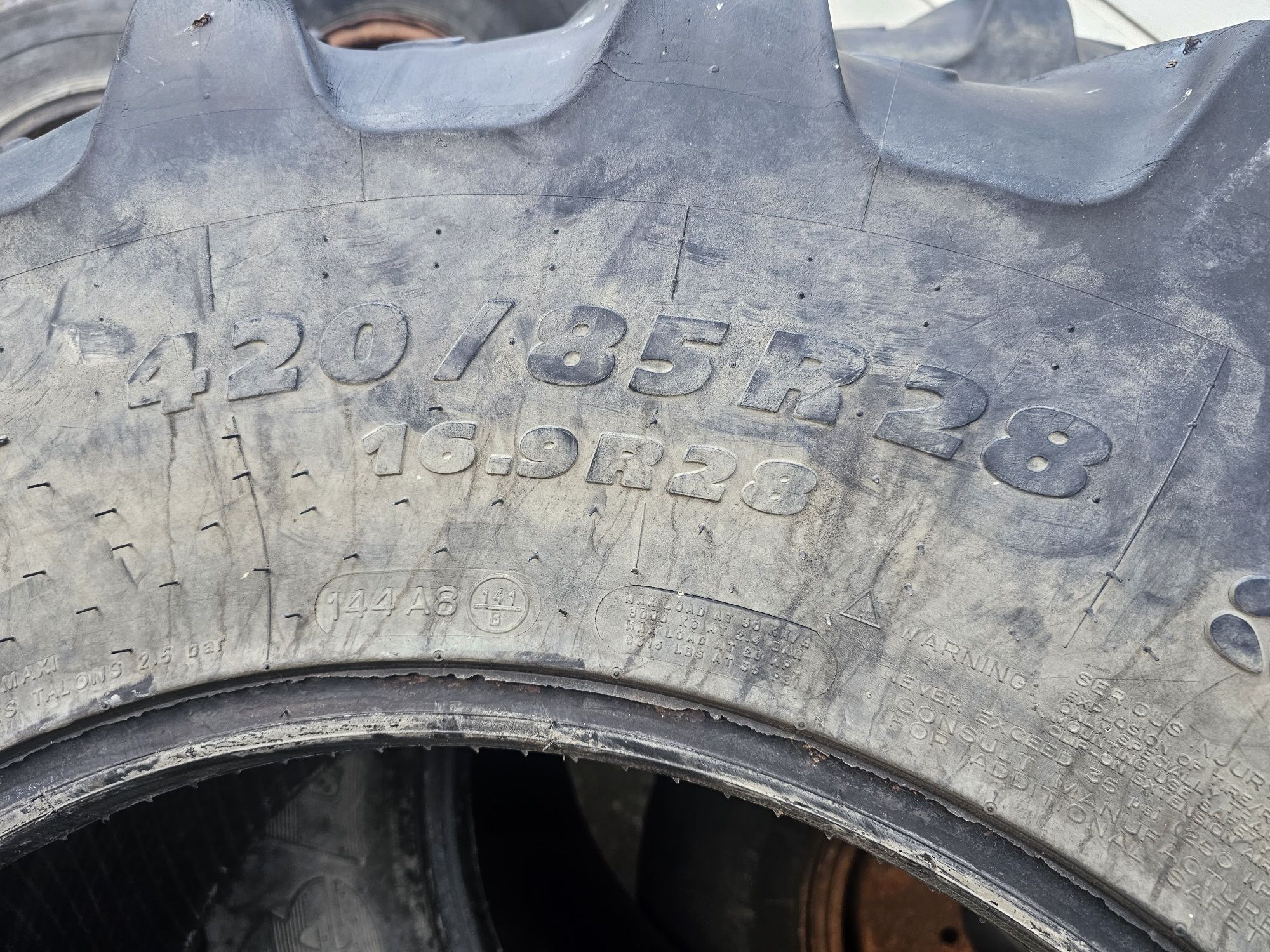 Koła, opony 265/70 r19.5 radialne