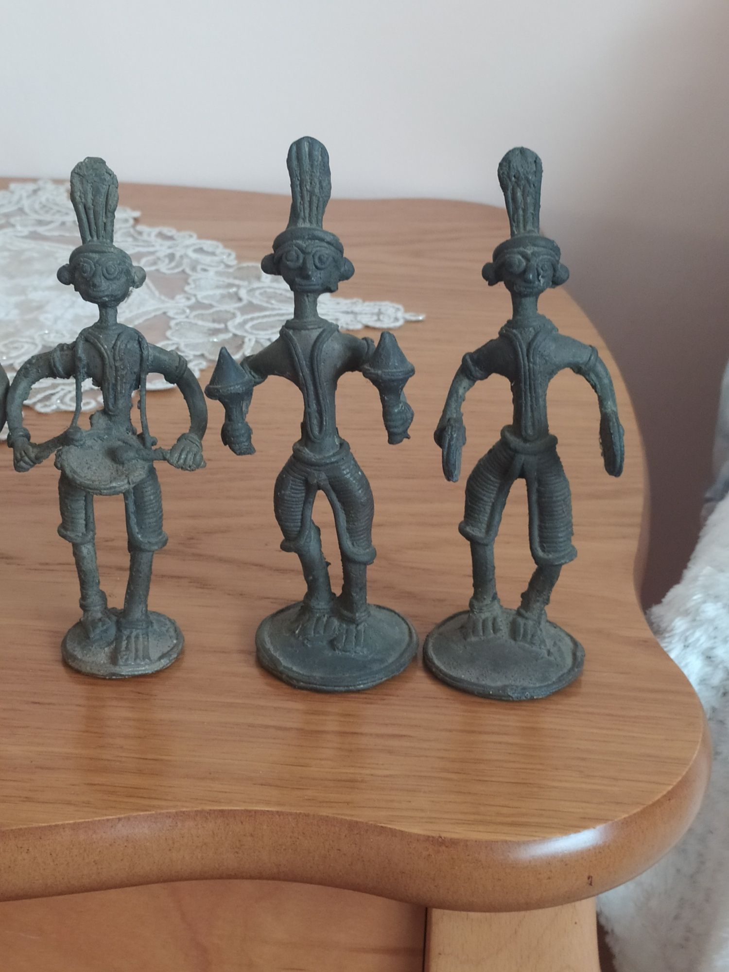 Zestaw Tajskich figurek.