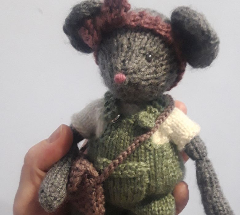 Вязаная игрушка, мышка