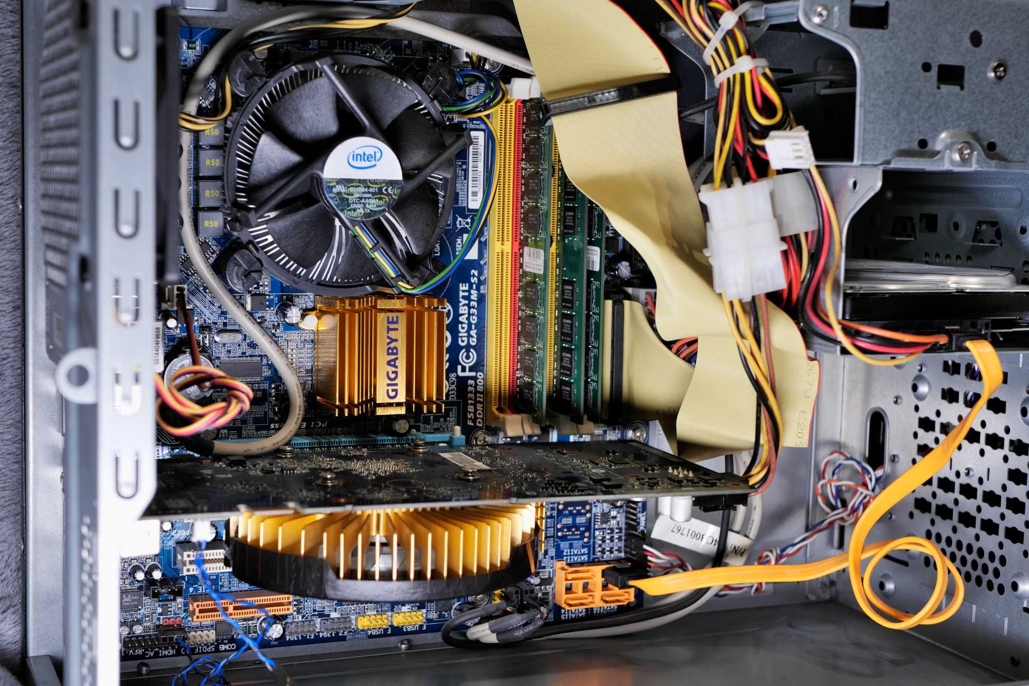 Komputer stacjonarny Vobis - Intel 2.50GHz | 4GB RAM | GeForce 9600GT
