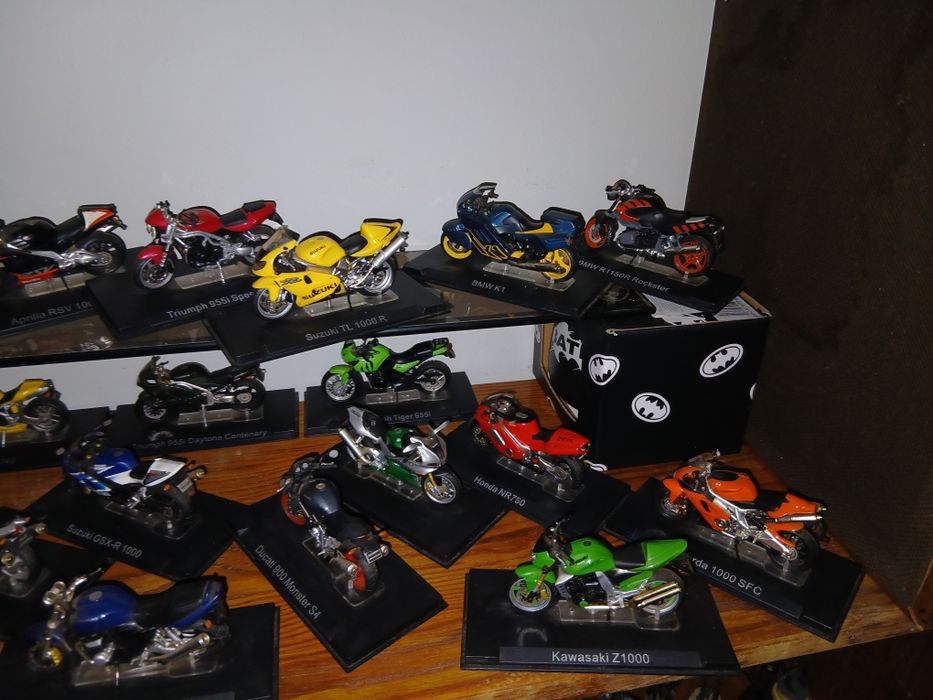 Coleção 30 motos por 170 €