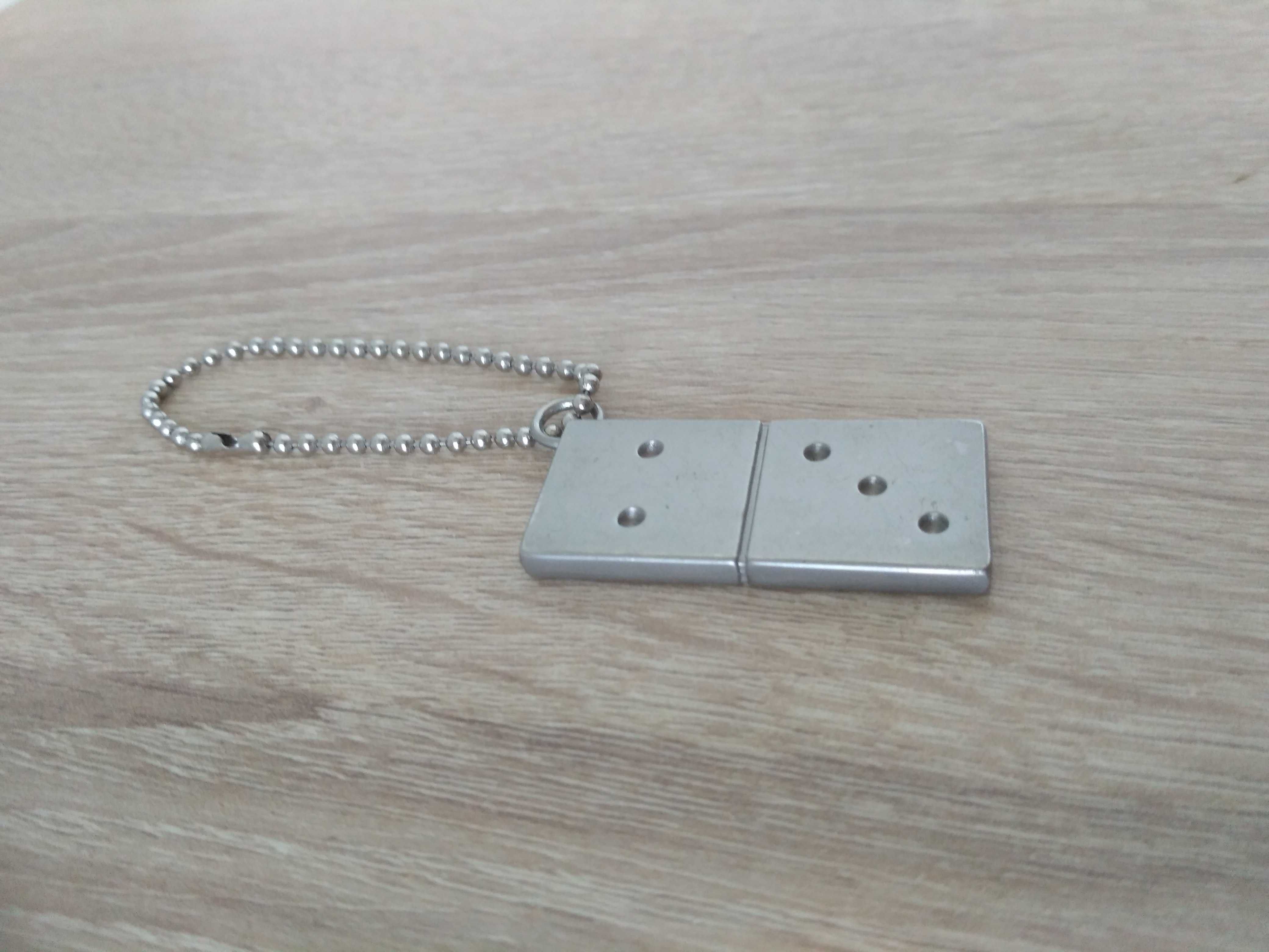 wisiorek Laurent David domino keychain