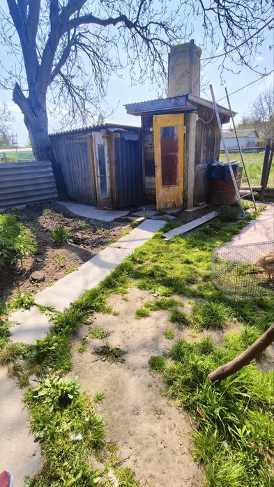 Продаж будинку в ближньому пригороді. Торг.