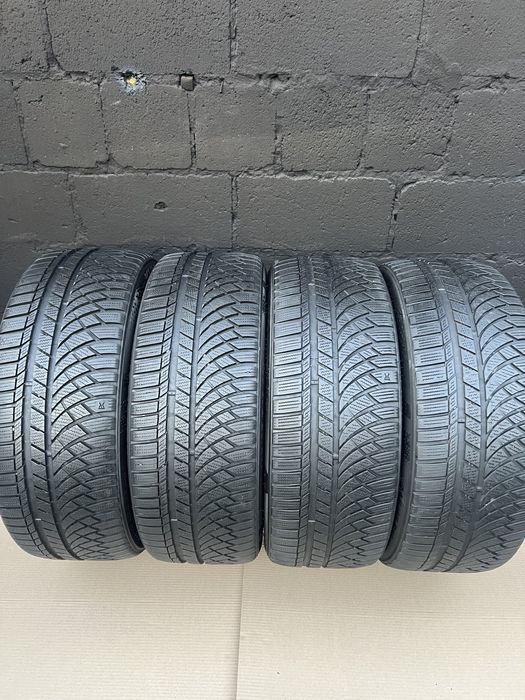 Шини р19 245/45 22рік Kumho WinterCraft wp72