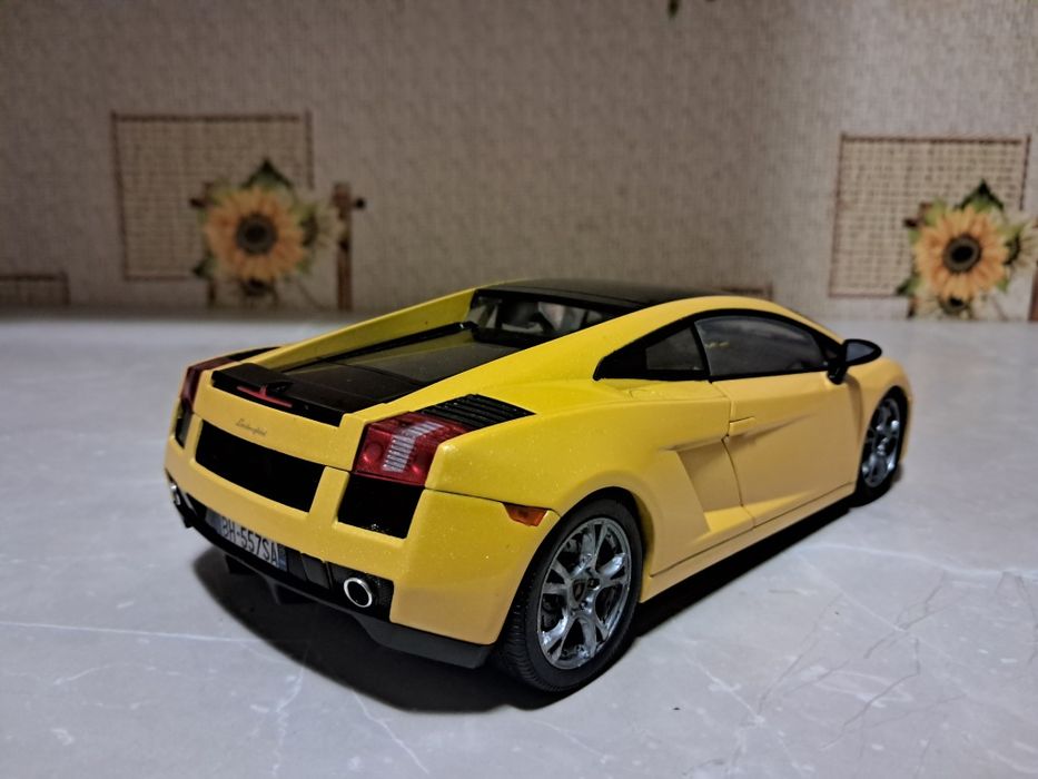 Масштабная модель 1/18 Lamborghini Gallardo Norev  авто