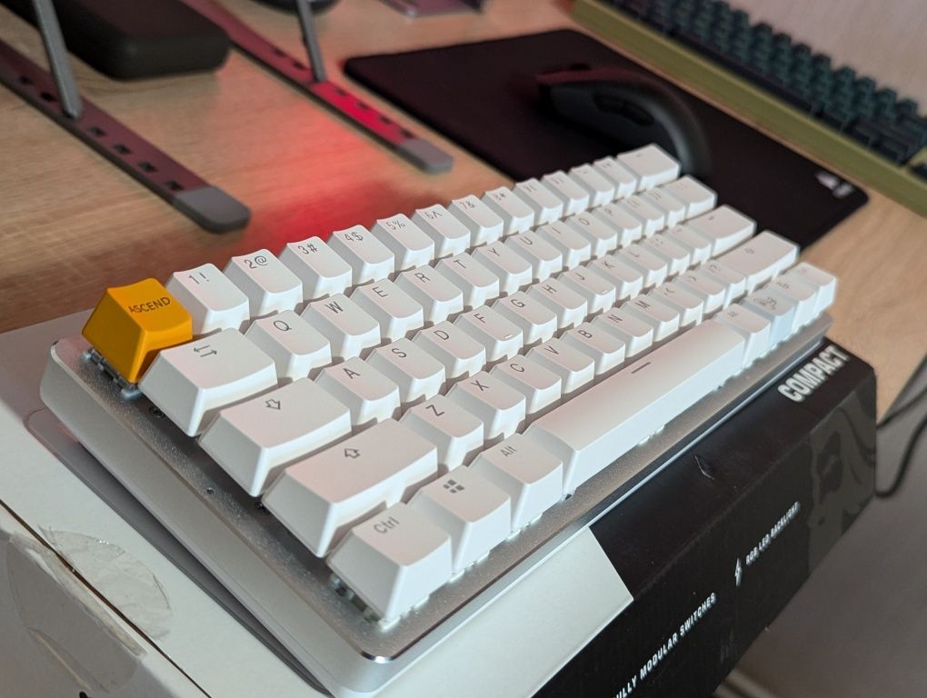 Клавіатура GMMK Compact обслужена.