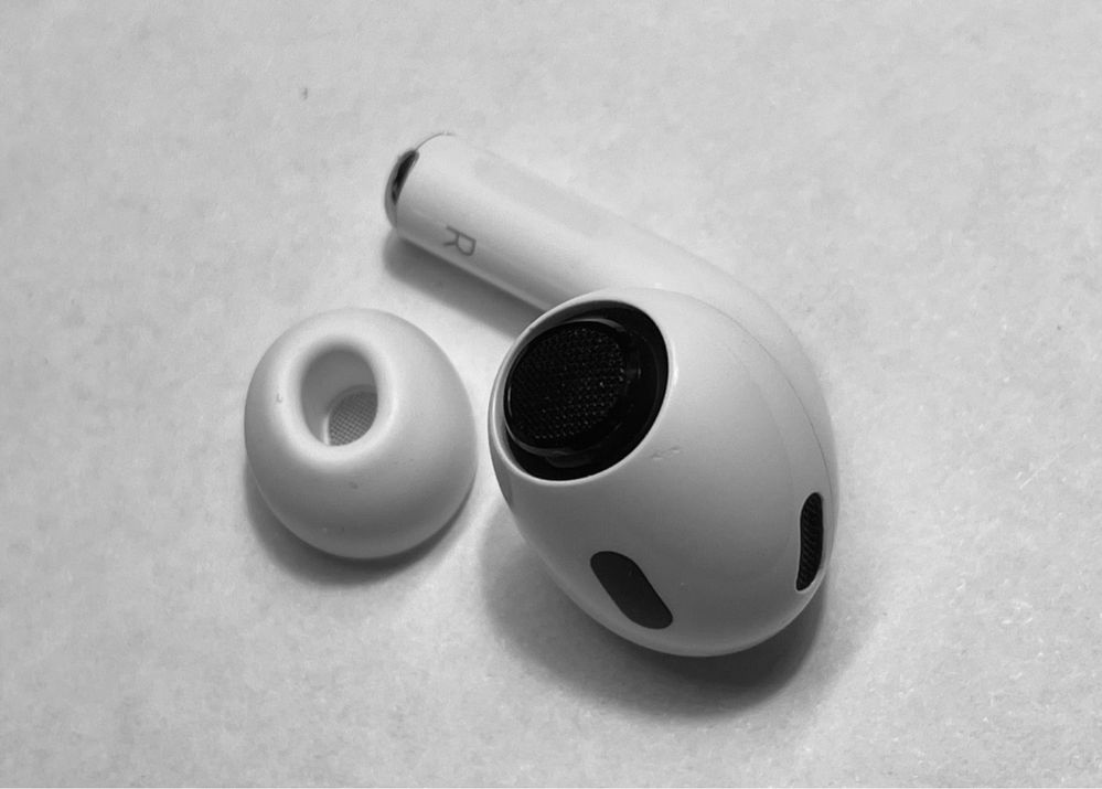 Правий навушник AirPods Pro 2 Gen А3047 А3048 А2698 А2699