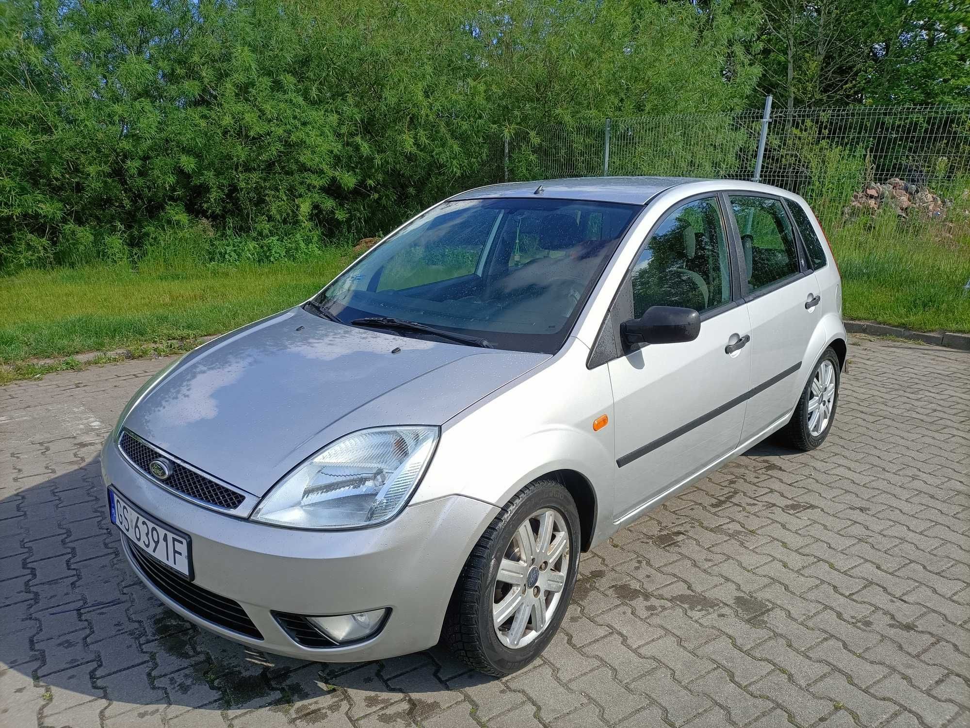 Ford Fiesta 2004 r. Automatyczną skrzynią biegów benzyna