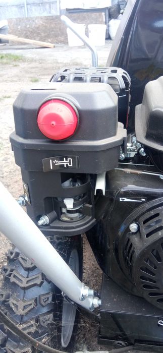 odśnieżarka spalinowa HECHT 9555