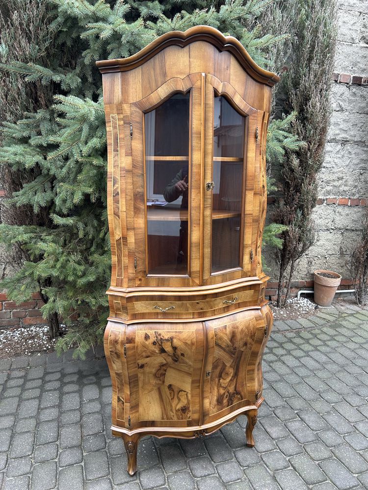 Ludwikowska Witryna Narożnikowa Biblioteka Ludwik Intarsja PoRenowacji