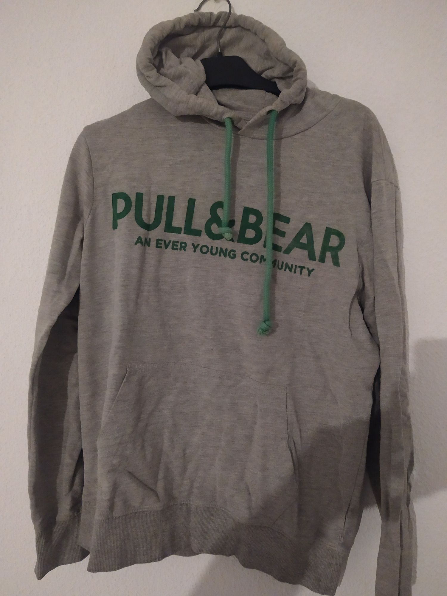 Camisolas Pull & Bear com capucho tamanho M 38