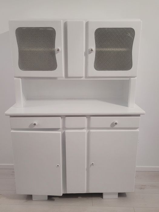 Sprzedam kredens biały