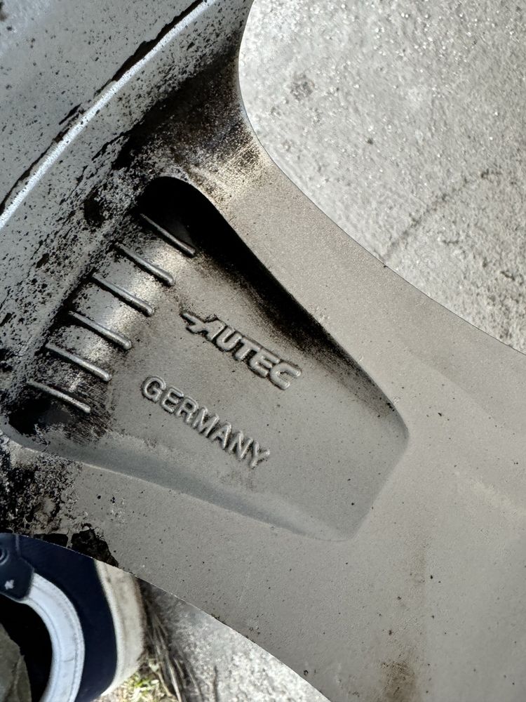 Koła bmw x5 autec 255/55-18 zimowe et45
