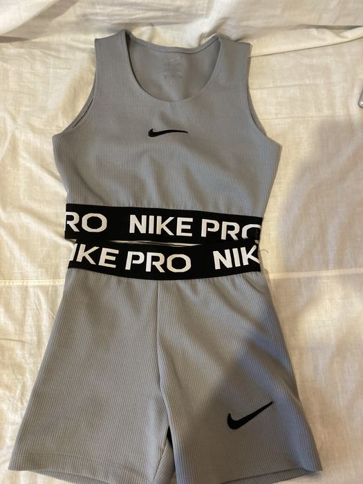Костюм Nike pro шорти та топ оригінал
