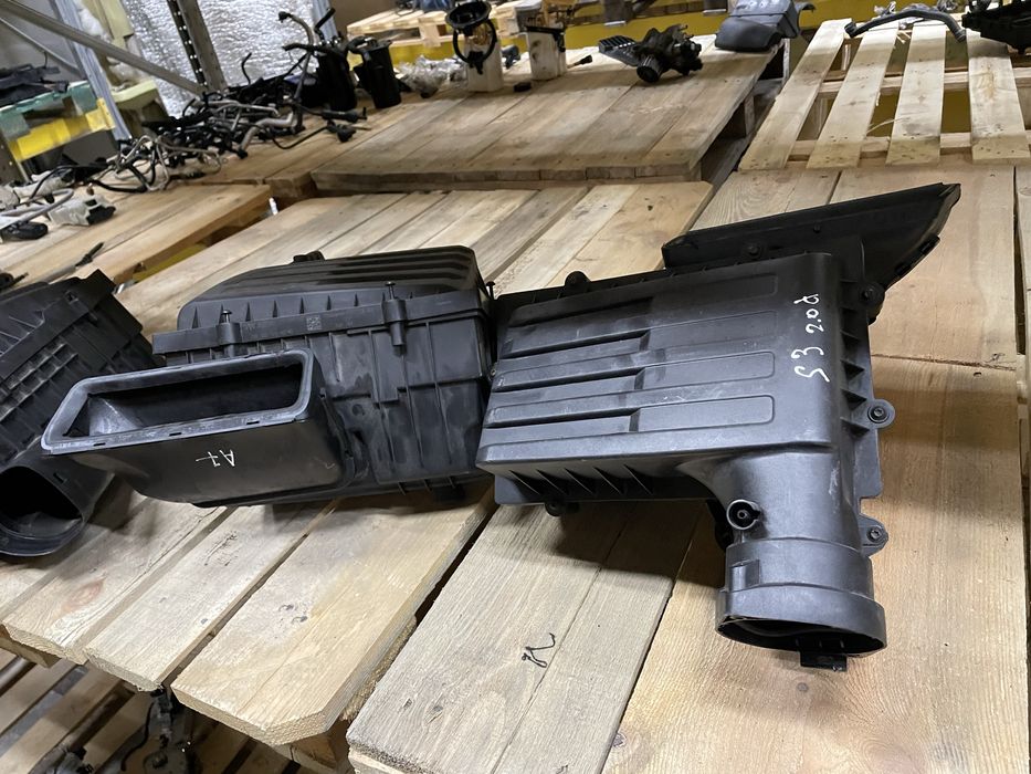 Корпус повітряного фільтра Skoda Octavia / Superb