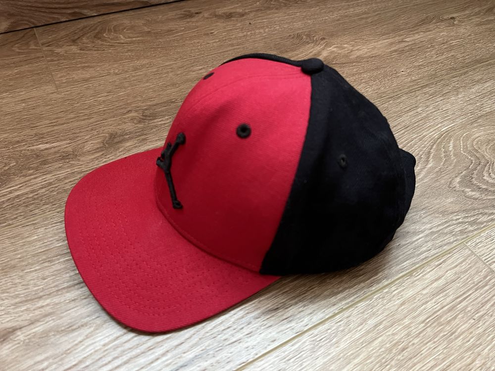 Продам оригінальну кепку NIKE AIR JORDAN