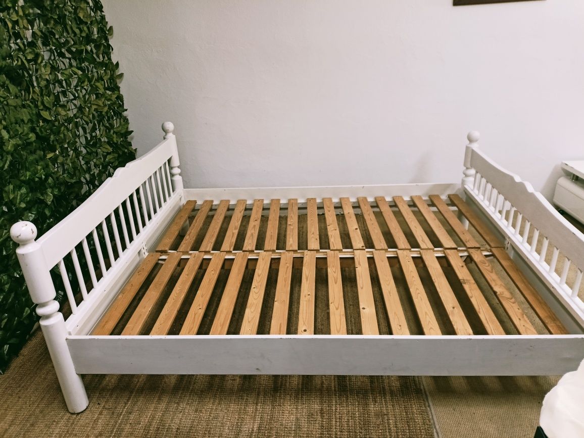 Łóżko sypialniane,drewno 160/200cm.