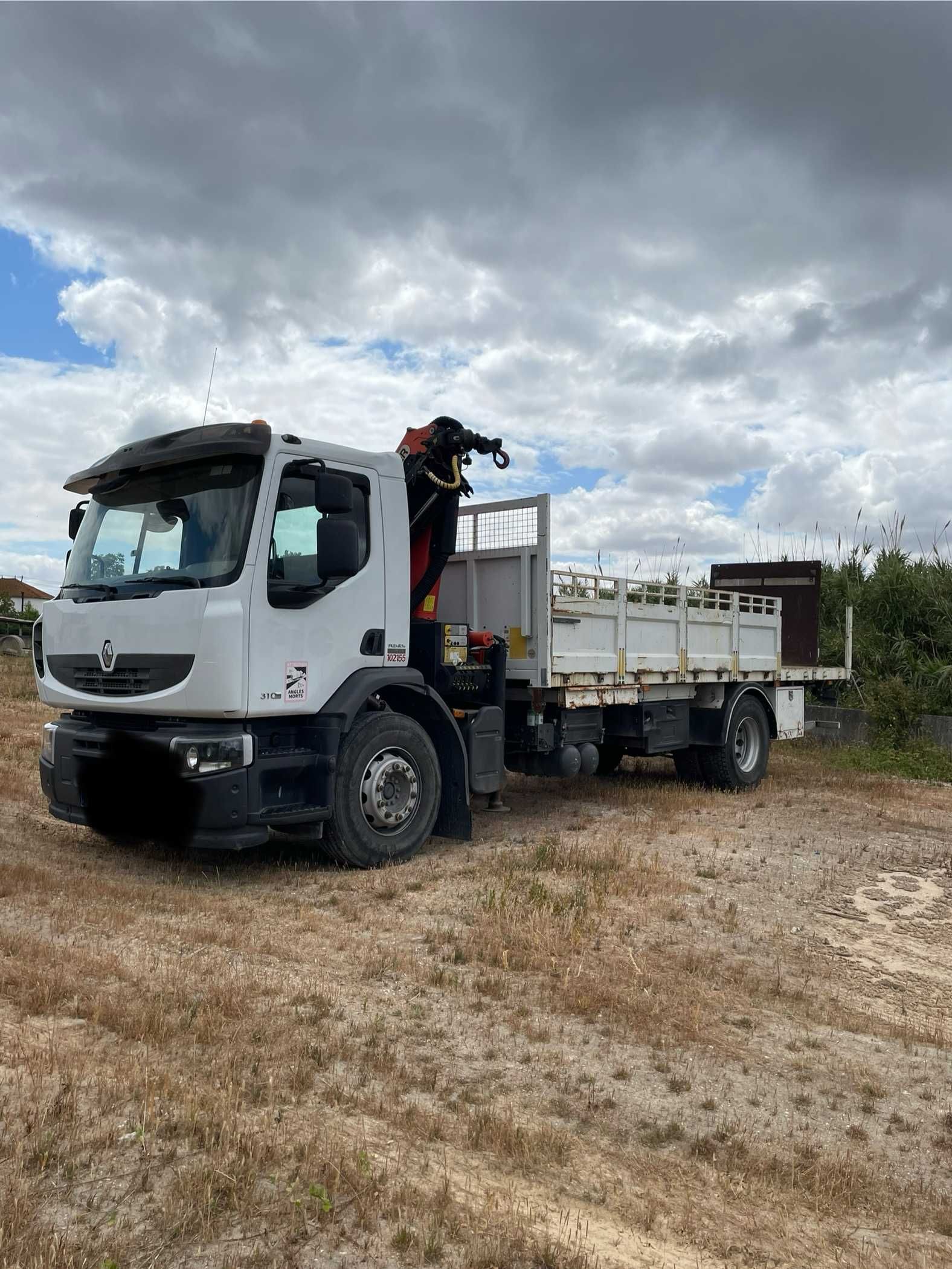 Renault Premium com grua Palfinger