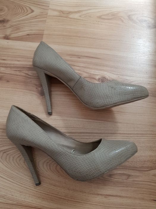 Buty Szpilki obcasy 41 Bershka szare