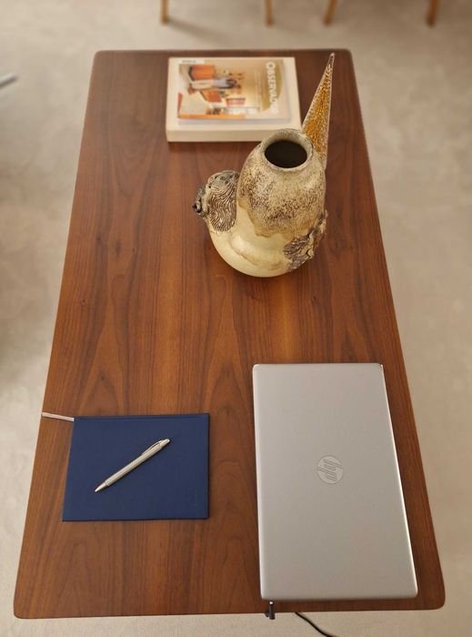 Mesa de centro em nogueira