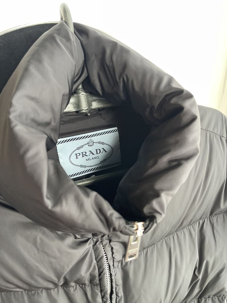 Пуховик куртка Prada оригінал