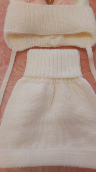 Зимова нова шапочка +хомутик