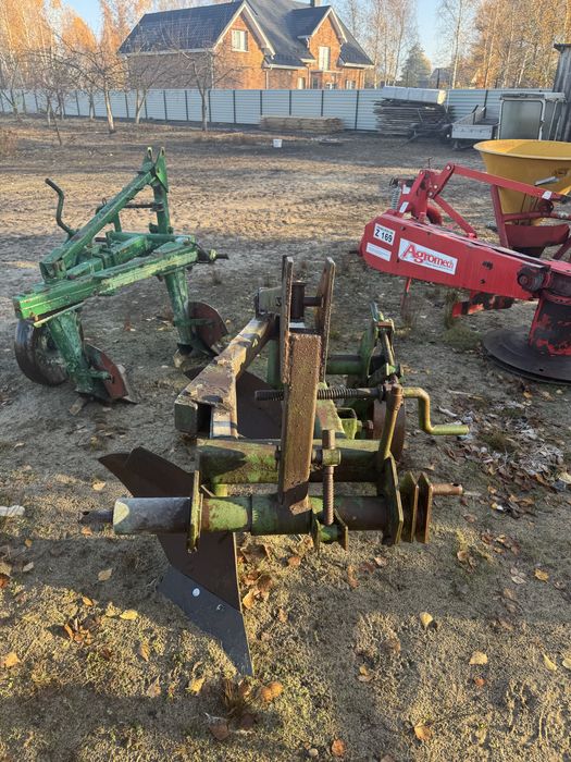 Плуги 2 по 25, і 3 по 30 на високих стойках