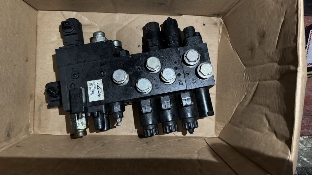 Гідророзподільник, гидрораспределитель Linde 1154405710