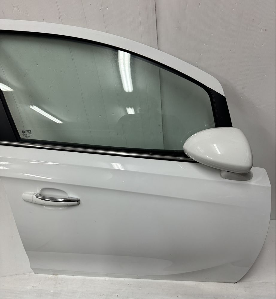Opel Corsa E drzwi prawe przód przednie z40r