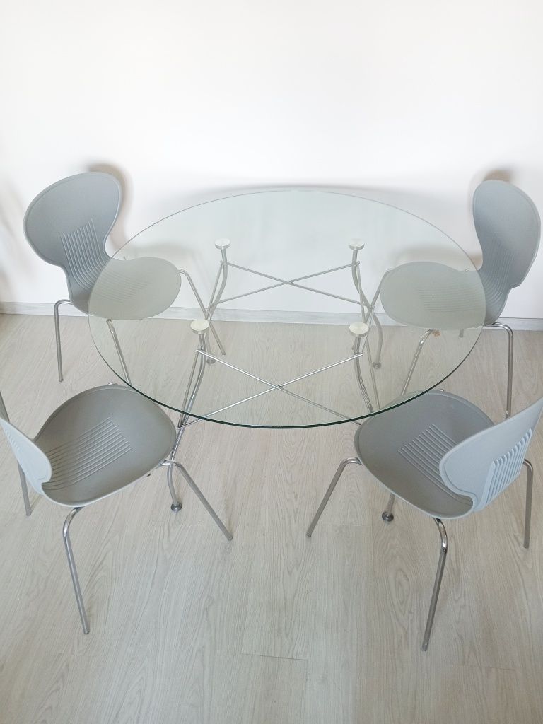 Stół szklany okrągły z krzesłami