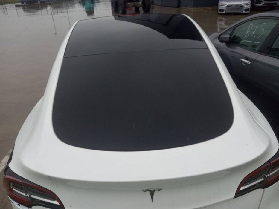 Tesla Model Y Long Range Dual Motor 03/2024