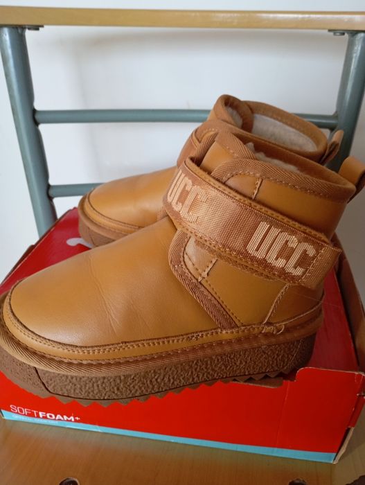 Продам на дівчинку угги в розмірі 32