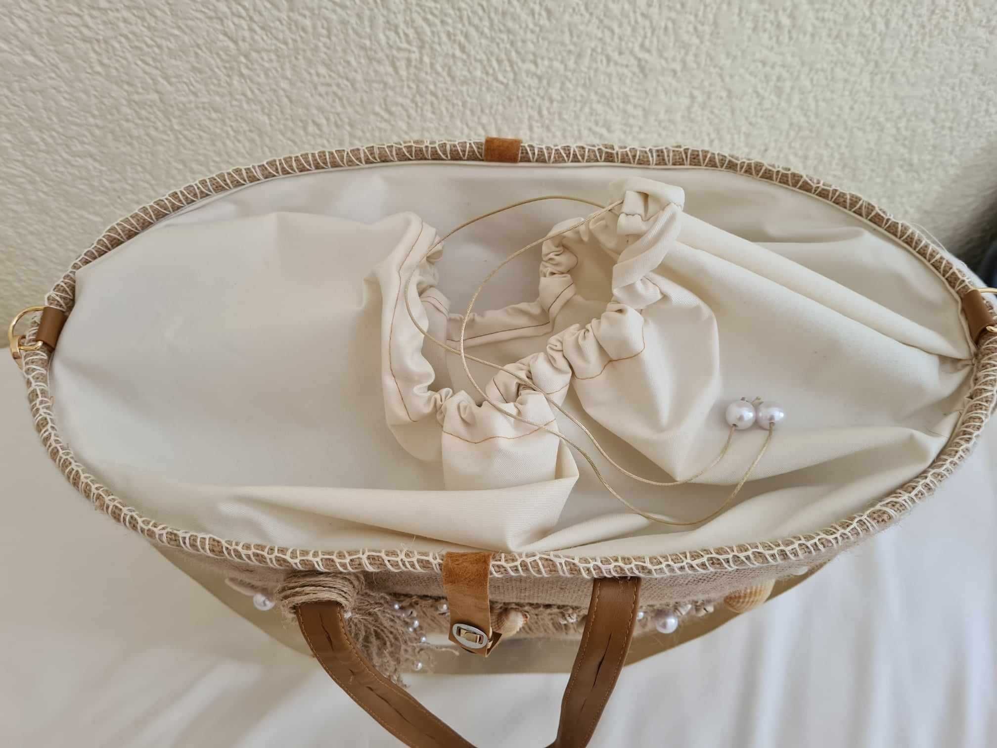 Koszyk słomiany torba słomiana plażowa frędzle muszle boho